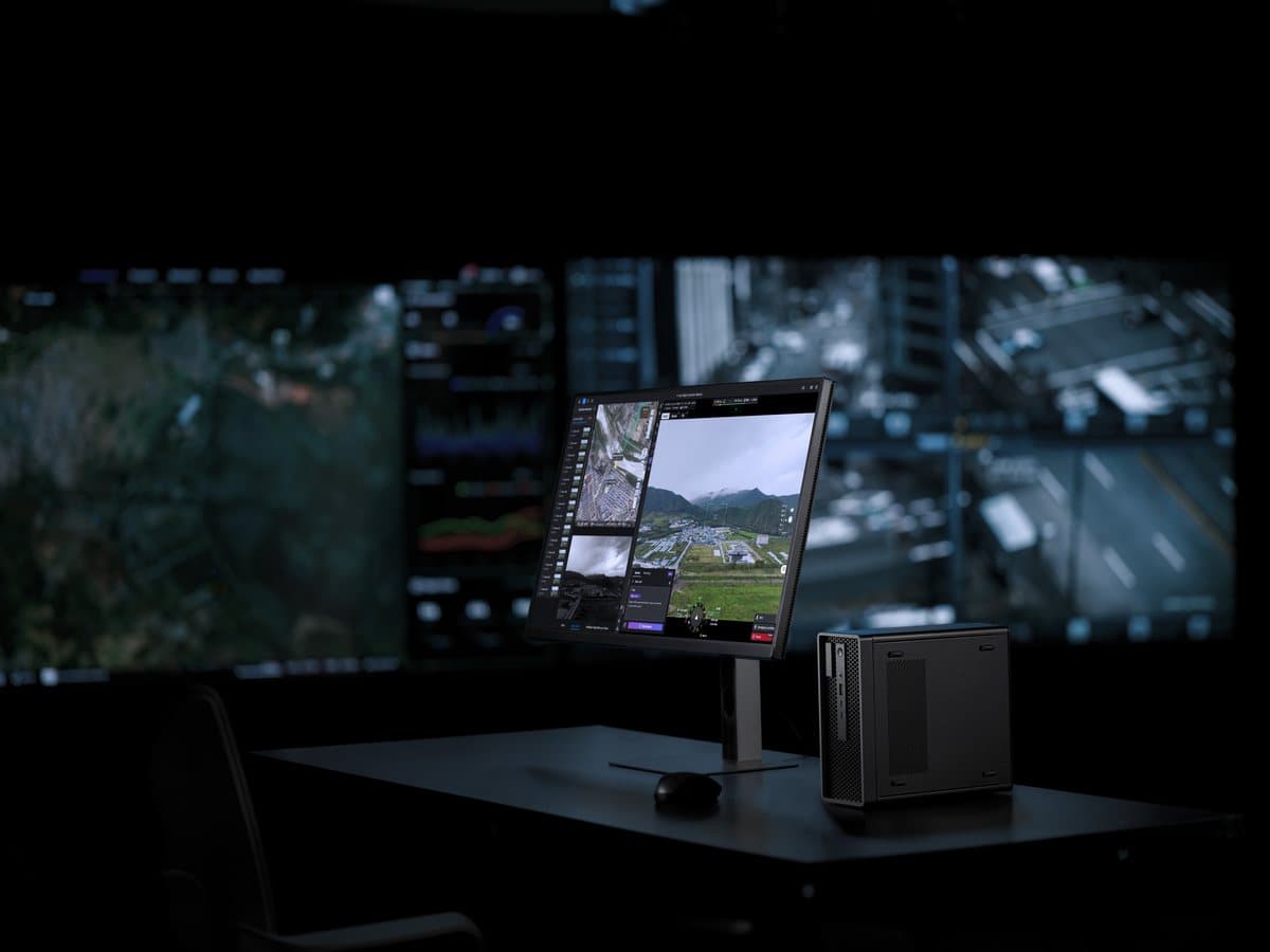 FlightHub 2 On-Premises, image 1 of 2